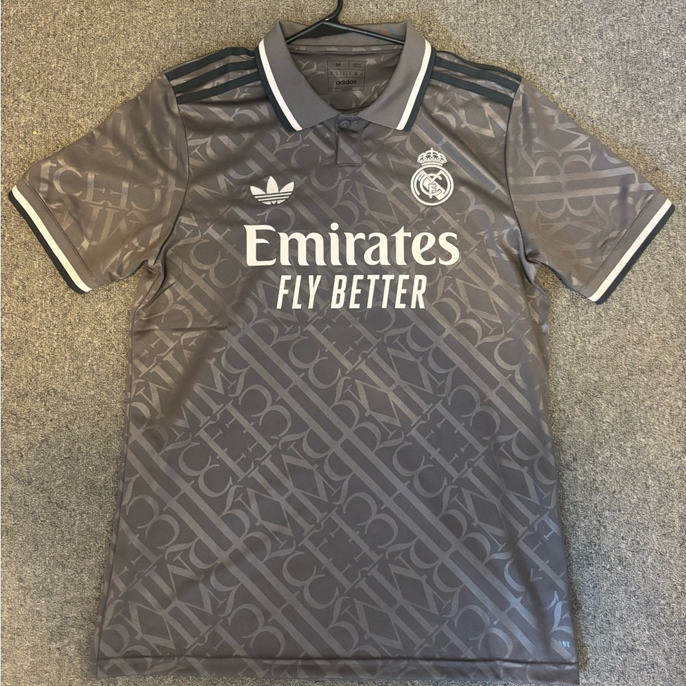 Real Madrid 3rd Jersey 24/25 men’s size medium